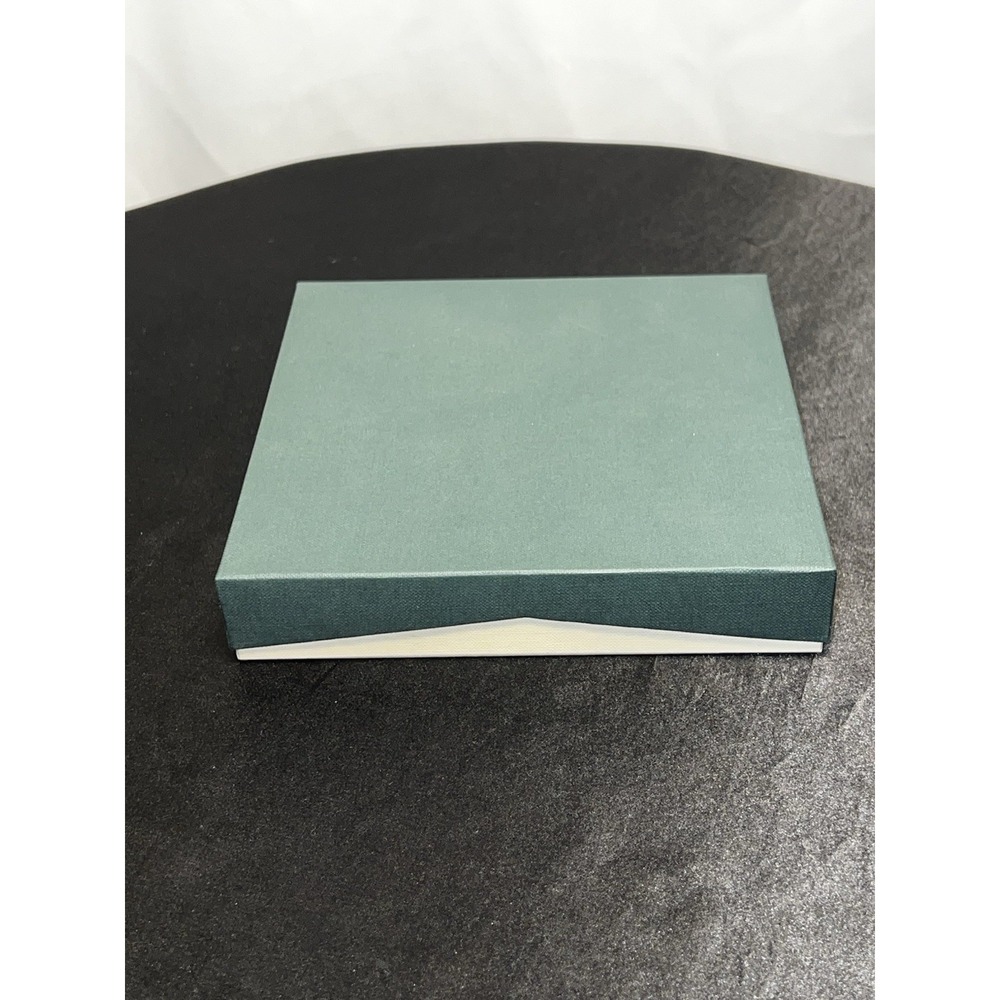 Nice two-piece jewelry/gift presentation box. Sage green